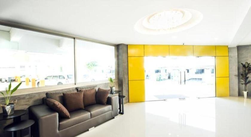 The Circle Hotel Buriram Ngoại thất bức ảnh